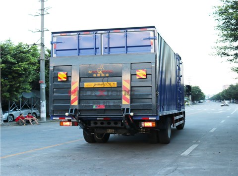 汽車尾闆廠家