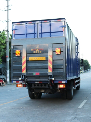 汽車尾闆廠家